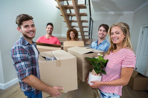 Moving van service in East Finchley for local home and business transport