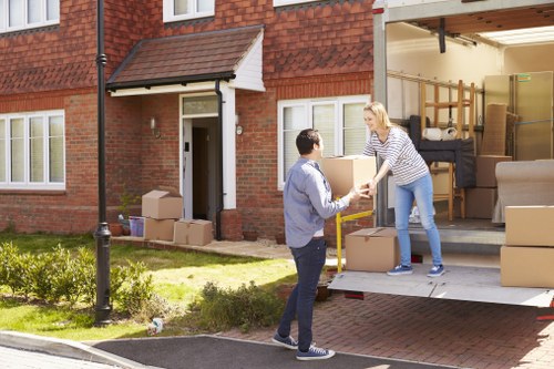 Secure Man With Van Eastfinchley payment options on a moving service page